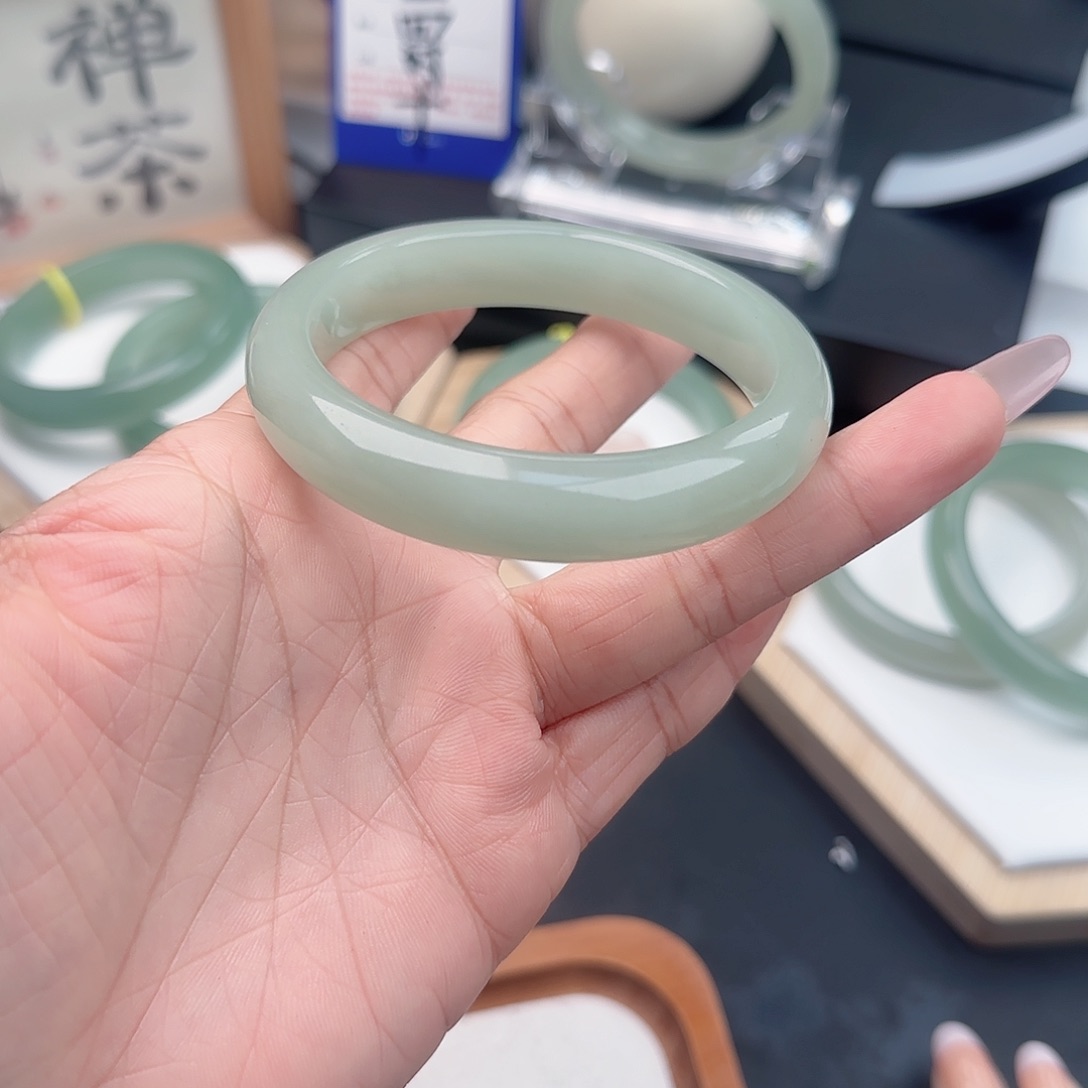 石英质玉未镶嵌手镯58