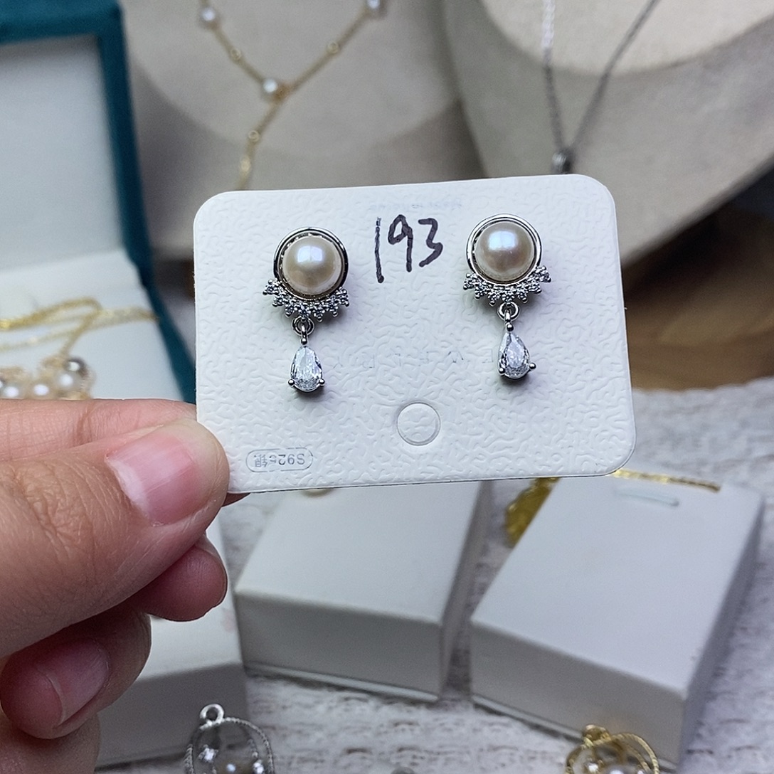 银S925镶嵌淡水珍珠耳饰