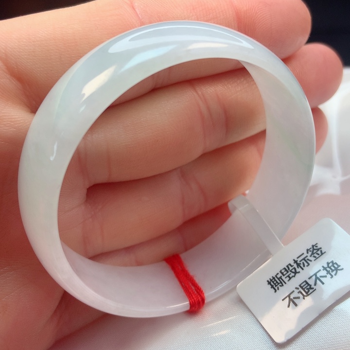 翡翠手镯未镶嵌50圈