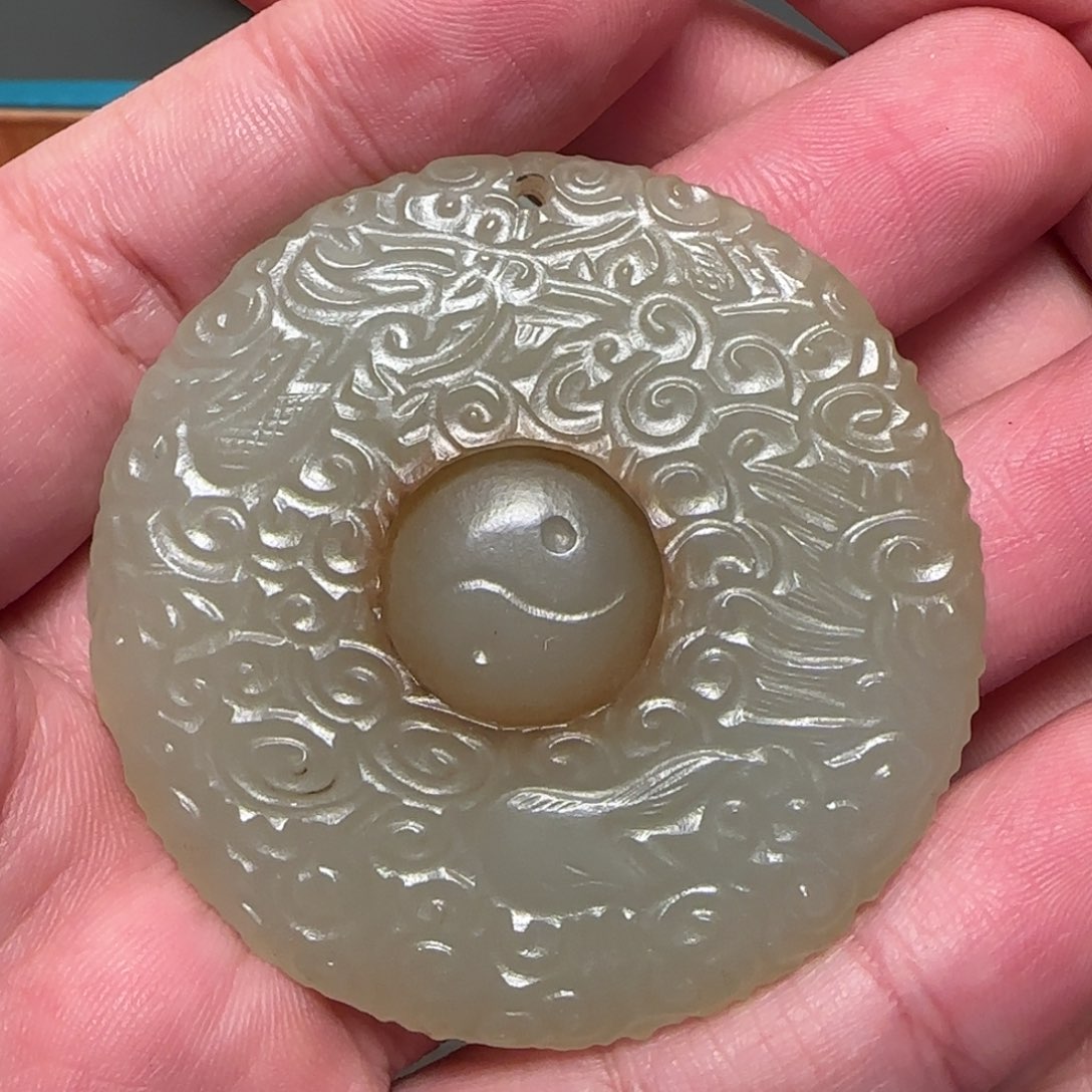 和田玉把件未镶嵌无****！