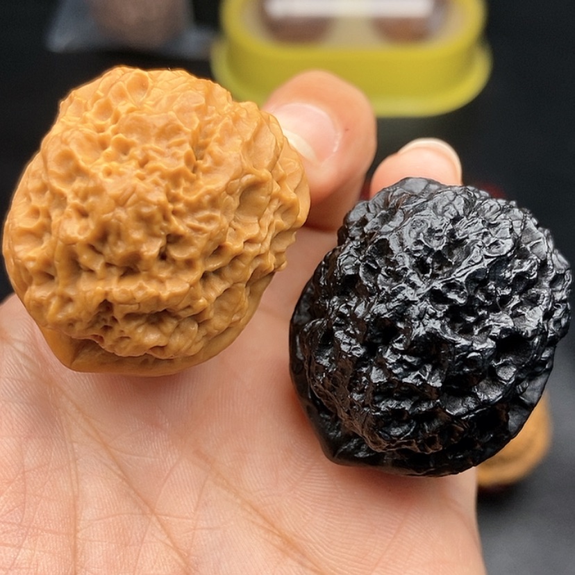 【闪购商品】把件文玩核桃37尺铁狮子球