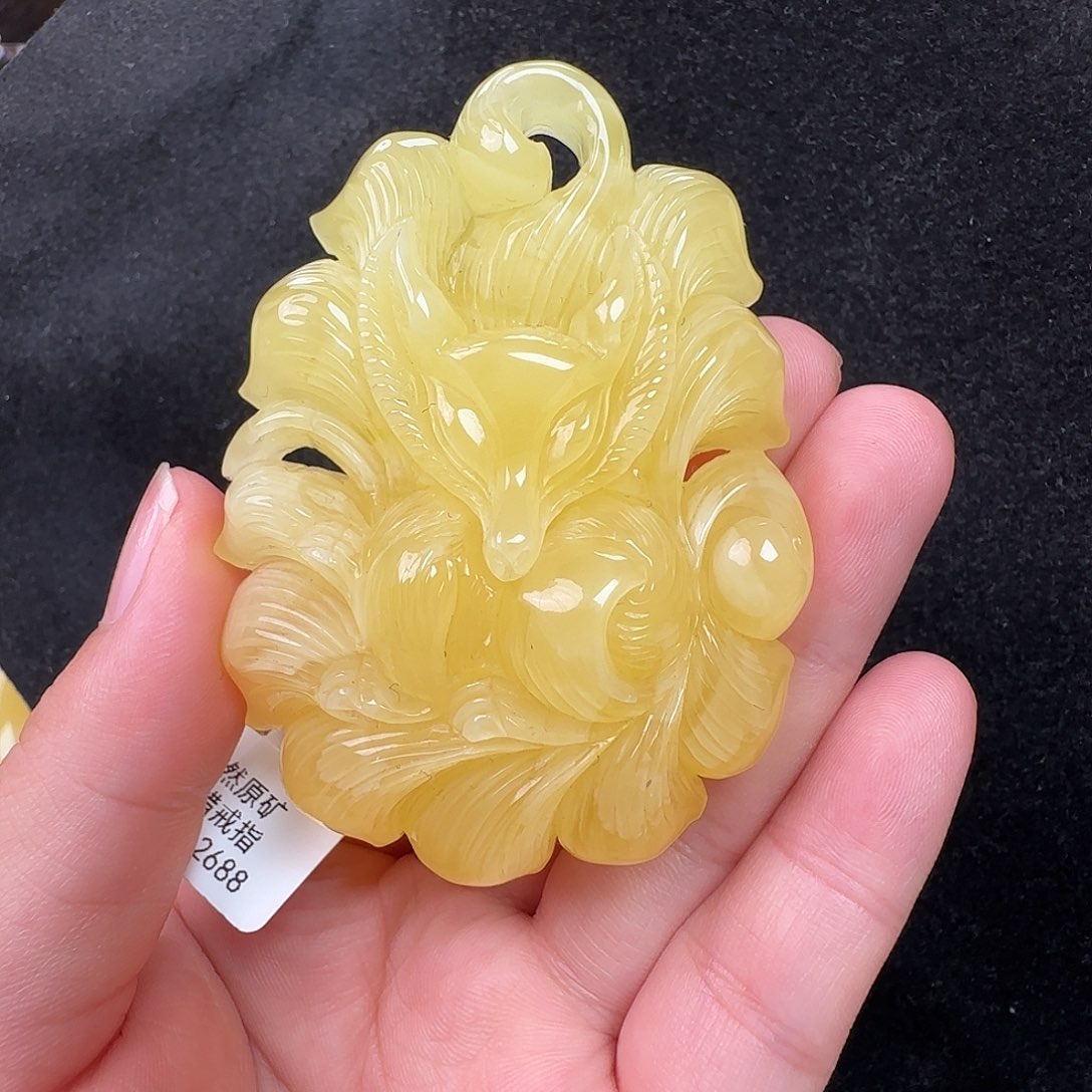 蜜蜡未镶嵌珠宝奇石