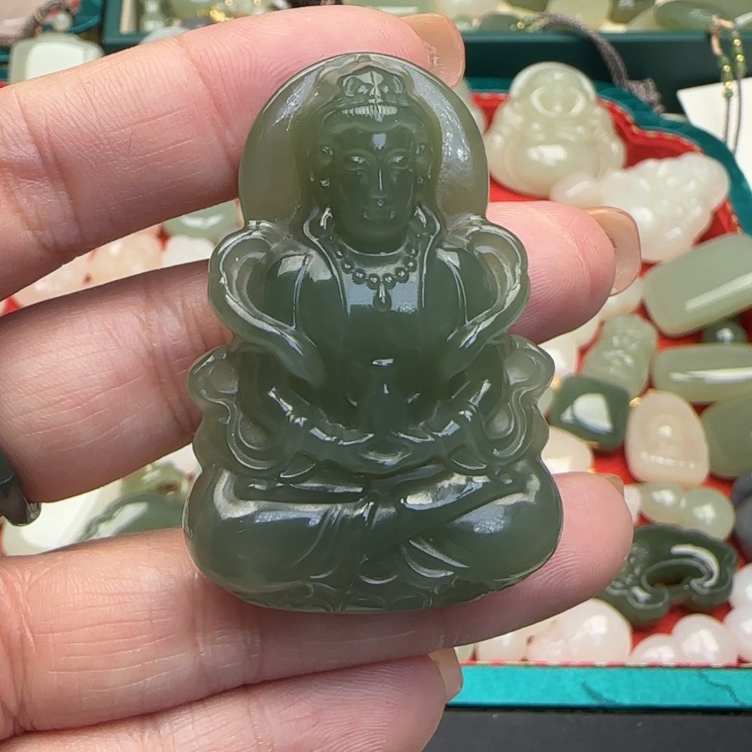 和田玉颈饰未镶嵌大*贼