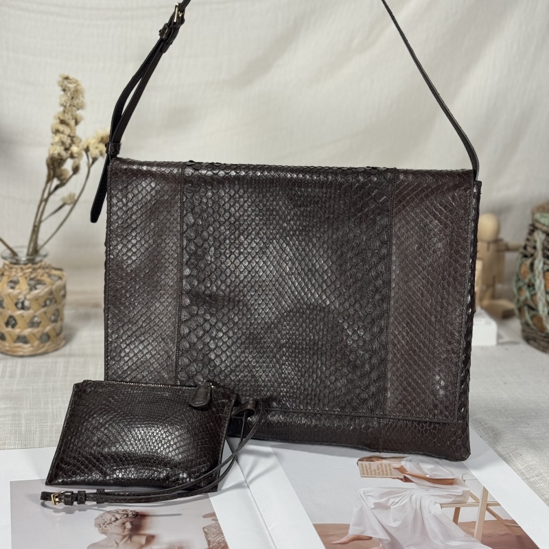 肉肉姐爱背的Nan bag翻盖包