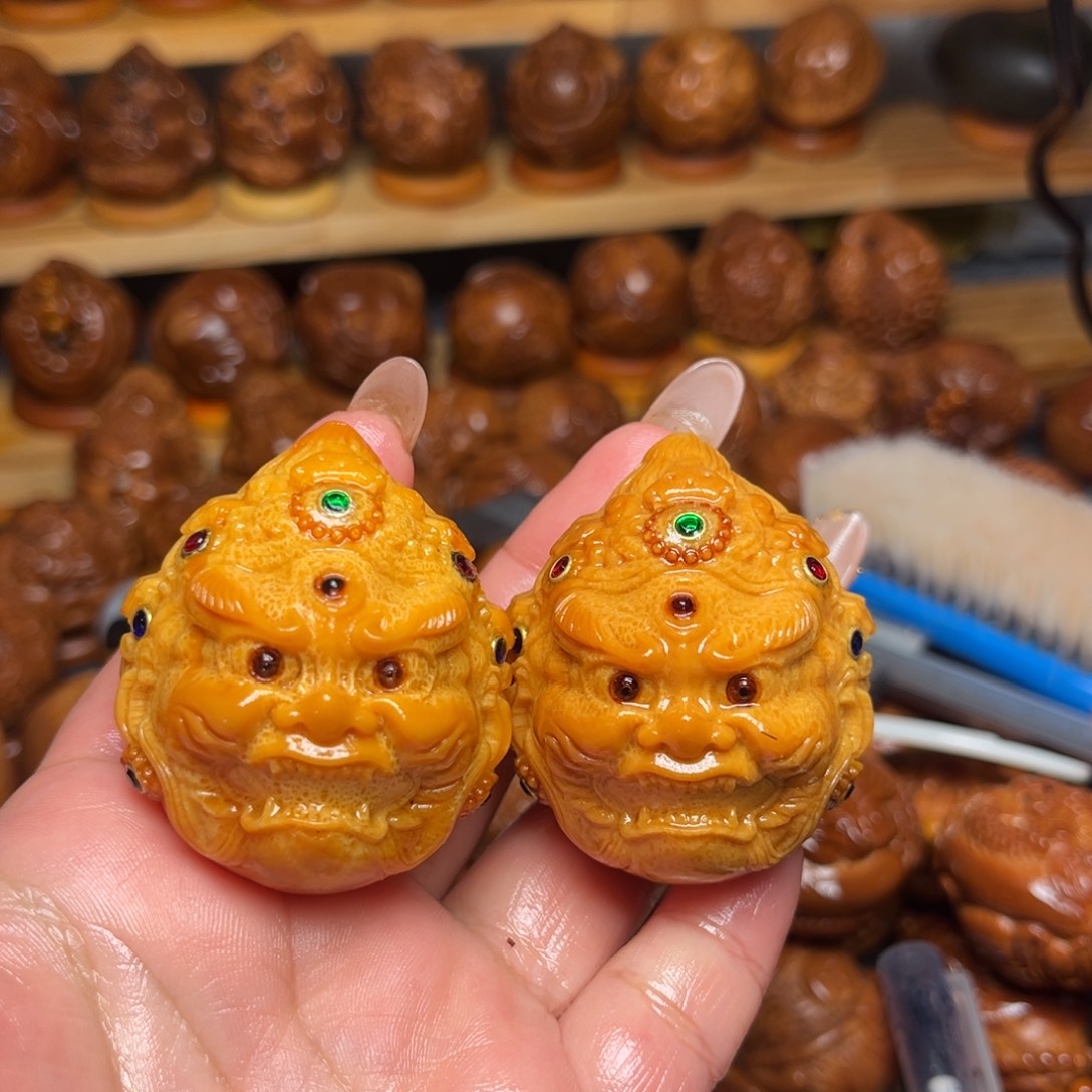 虎***天把件橄榄核大黑天4.1