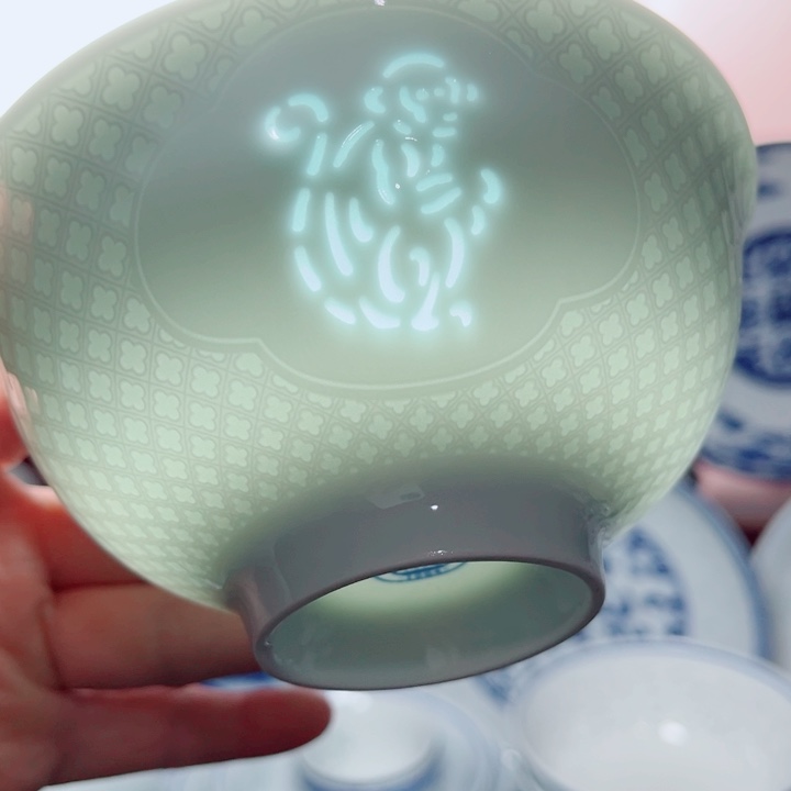 青花玲珑5寸饭碗生肖。猴