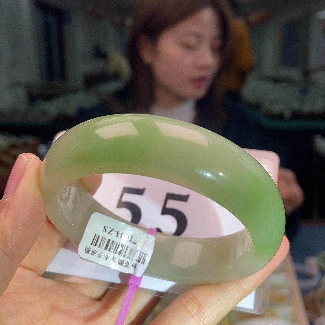 和田玉手镯未镶嵌栀**开