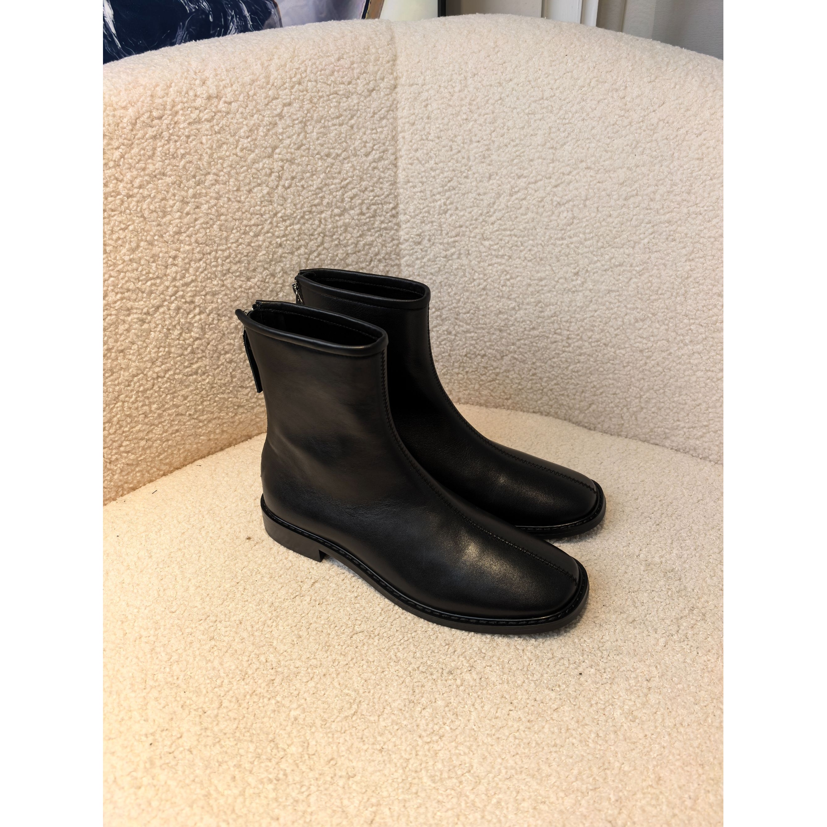 老王甄选 百搭平底方头低跟后拉链式短靴