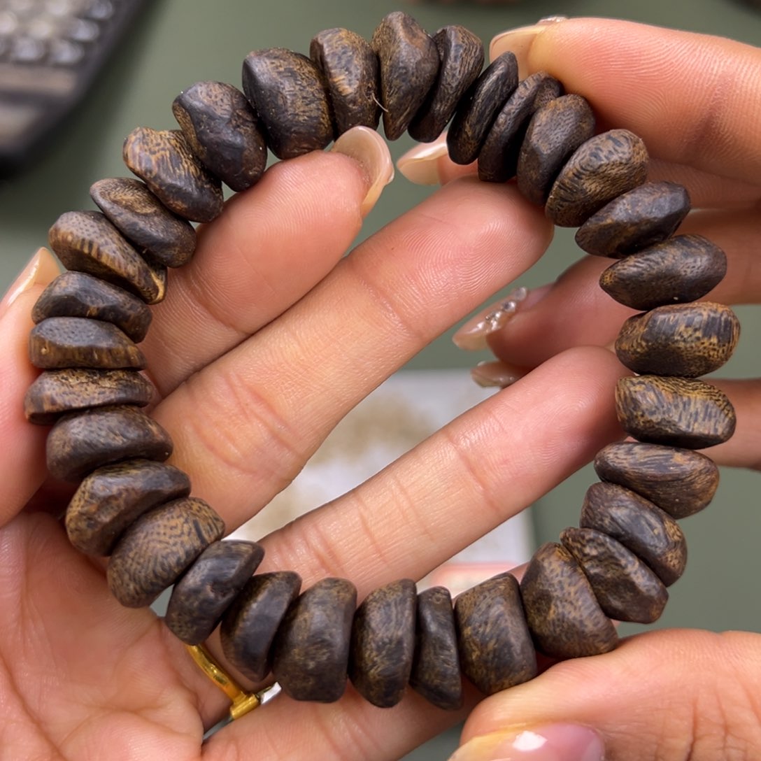 沉香手串透顶绿沉水包壳卡1.4/29g+