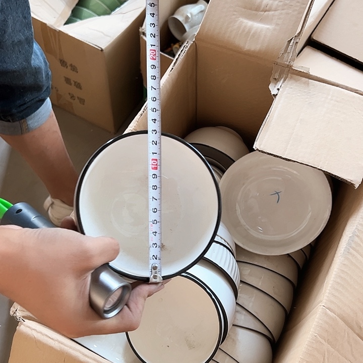 微瑕介意勿拍不退不换 黑线碗4只