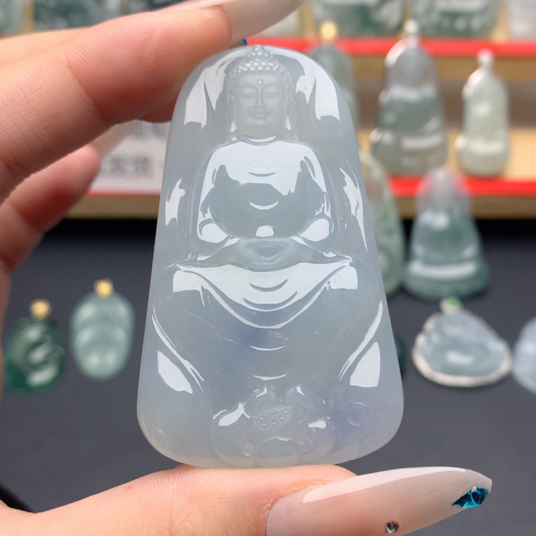 翡翠未镶嵌颈饰大日如来