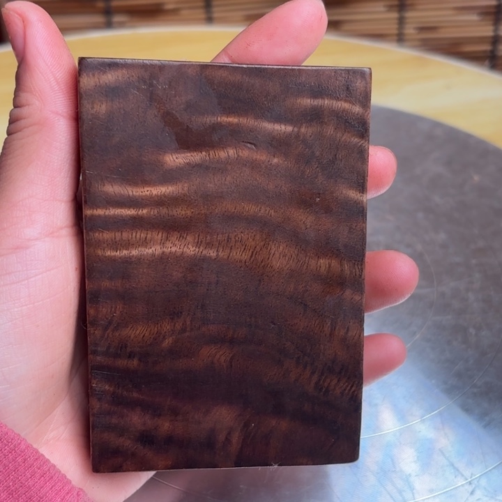 大叶紫檀（黑酸枝木类）