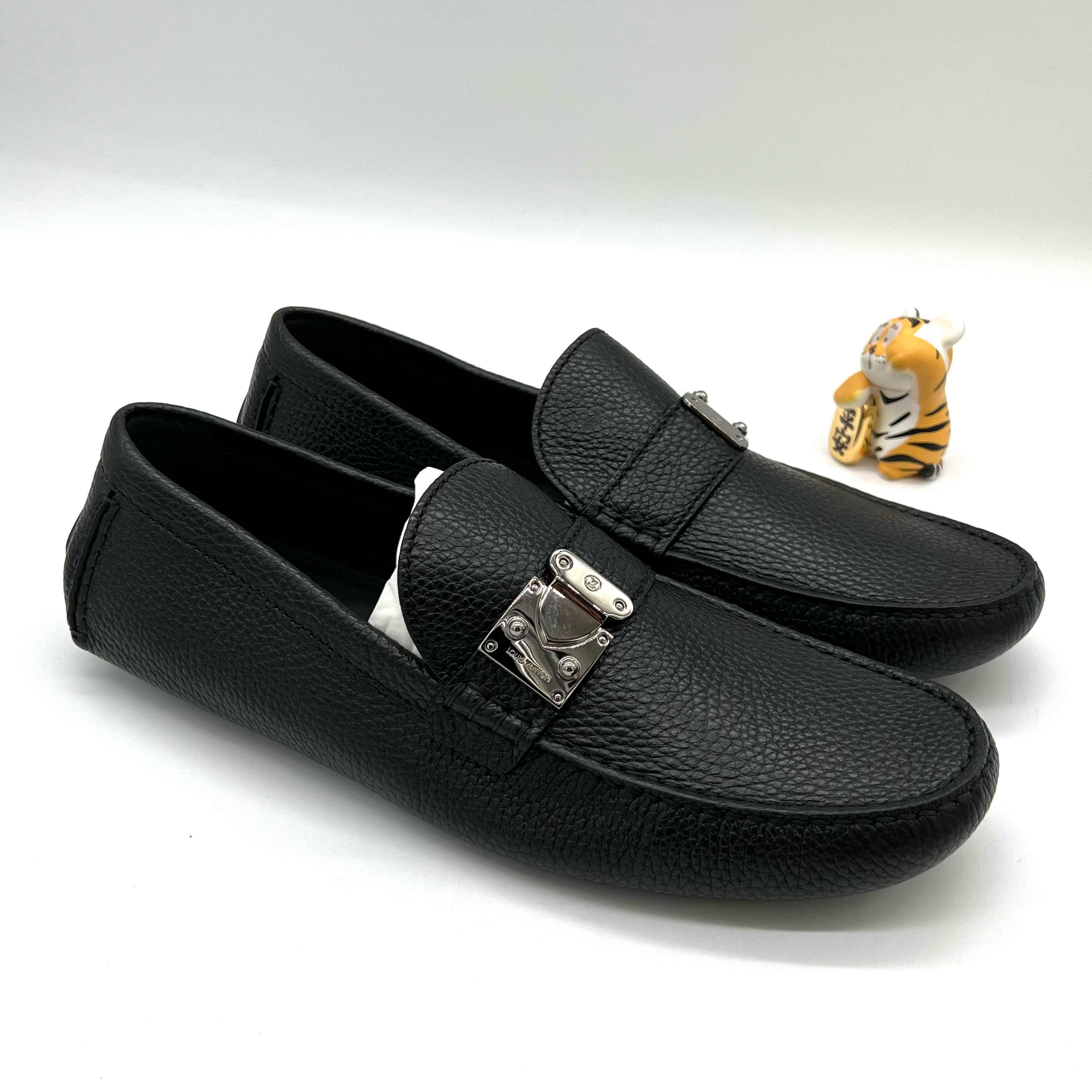 未使用 LouisVuitton/路易威登 男士银色金属标舒适驾车鞋 44.5码