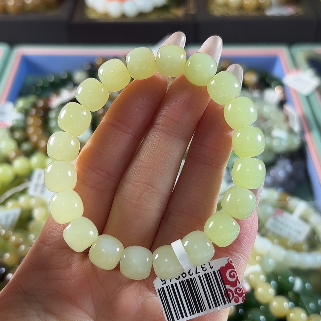 用***8和田玉未镶嵌手链拍三发一。165