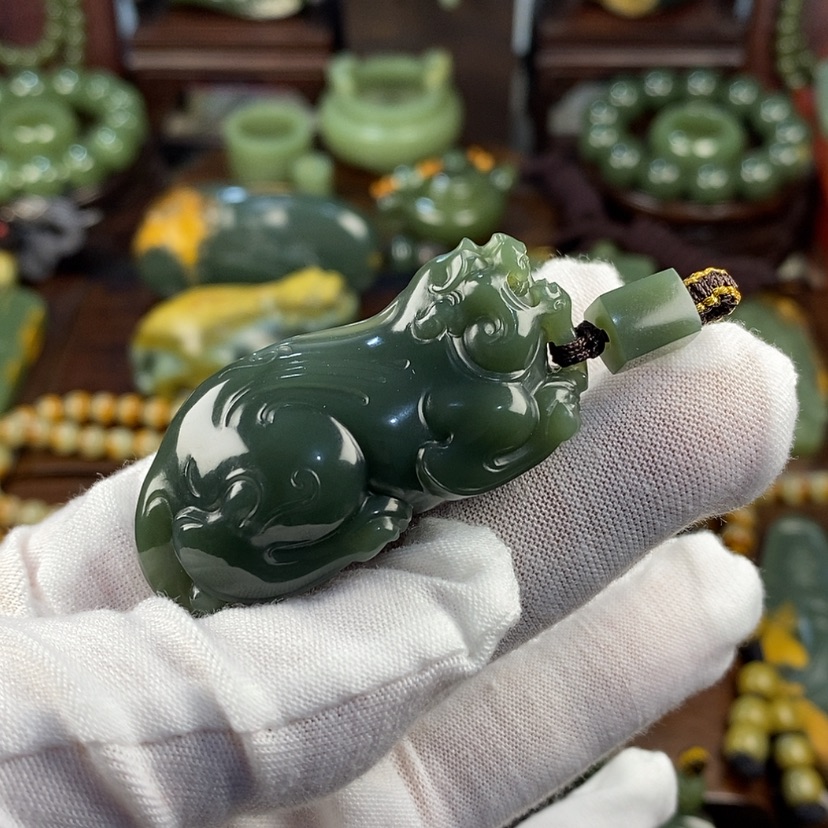 【闪购商品】岫岩老玉（透闪石质玉）颈饰未镶嵌