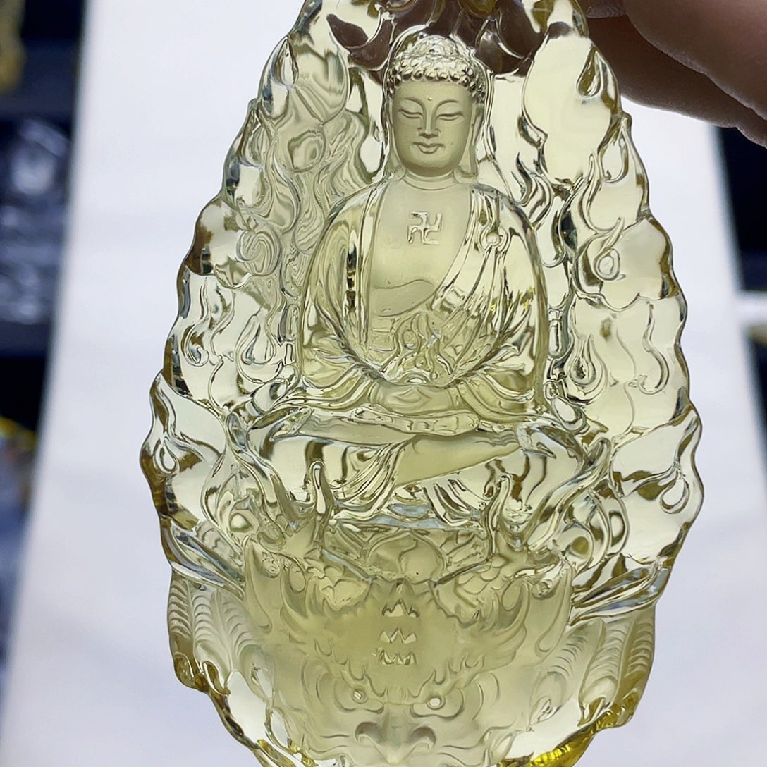 沐***言水晶未镶嵌颈饰黄水晶大师精雕大日如来吊坠