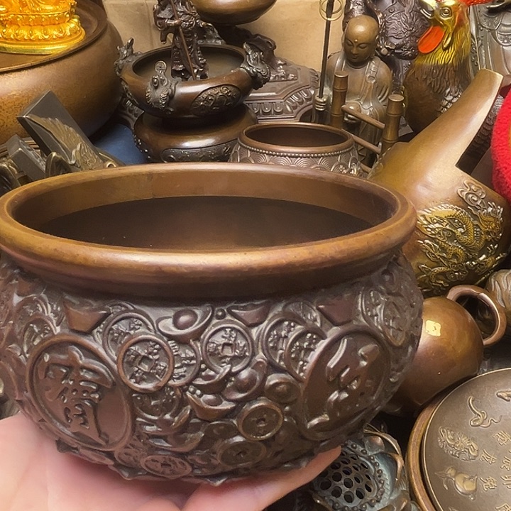 精美铜器批发档口