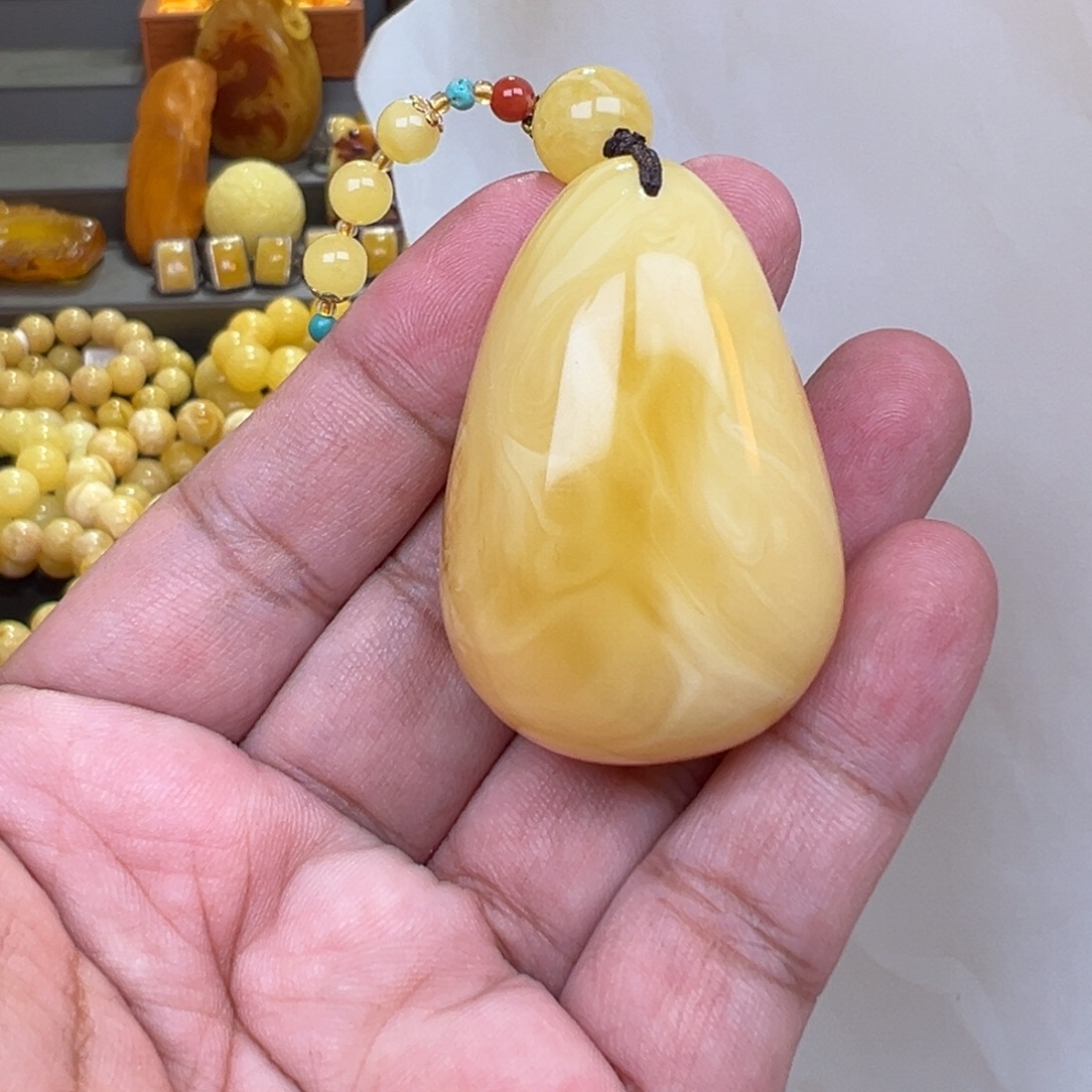 噢***o蜜蜡未镶嵌裸石22.23克