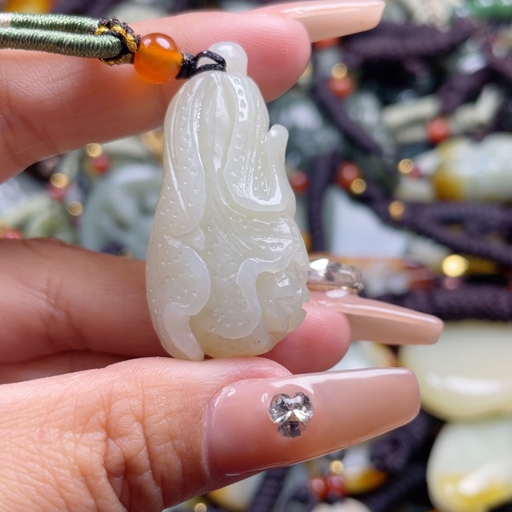 和田玉颈饰未镶嵌