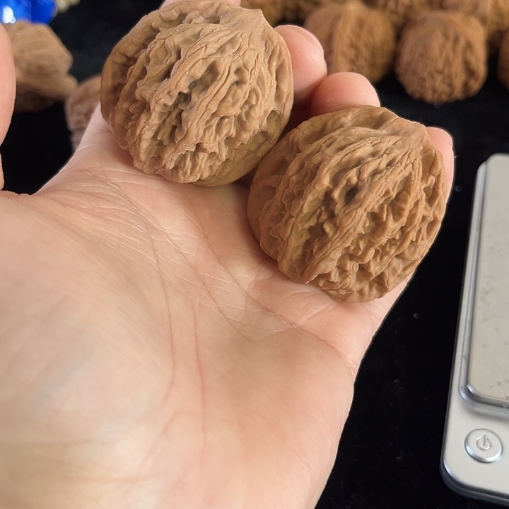 把件文玩核桃43左右麦穗虎头，编号013