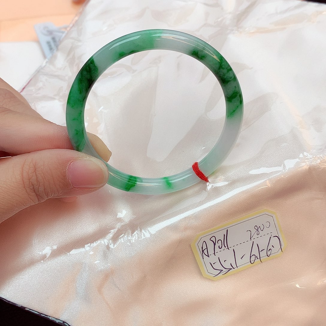 翡翠未镶嵌手镯缅甸翡翠