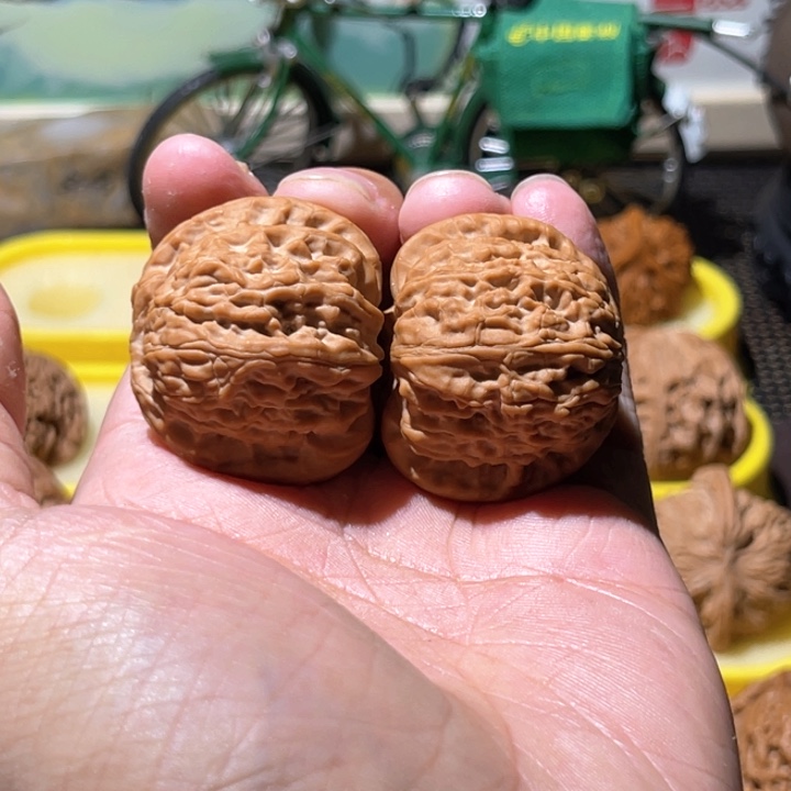 文玩核桃吊坠0****k38全品白狮子