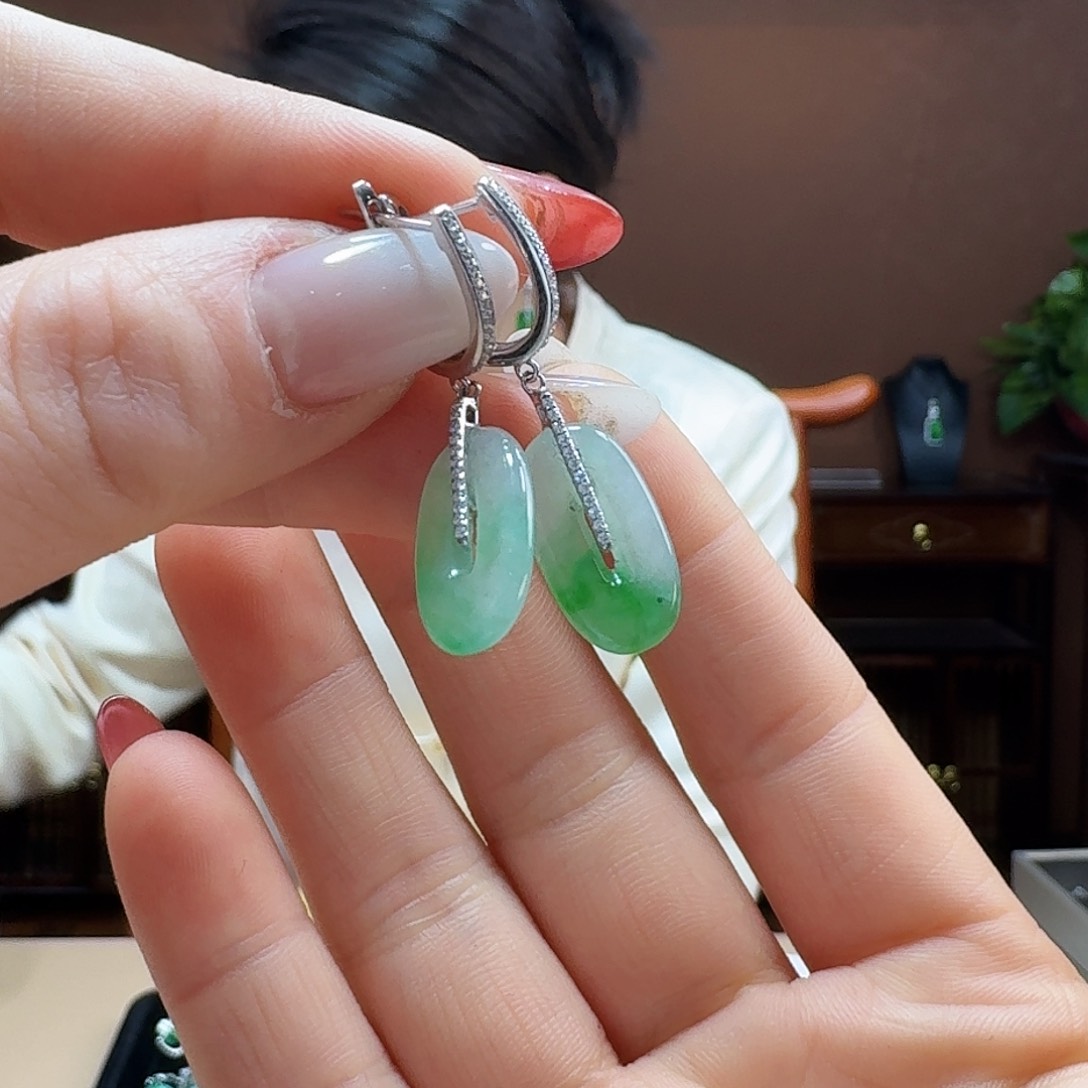 翡翠耳饰18K金镶嵌耳饰