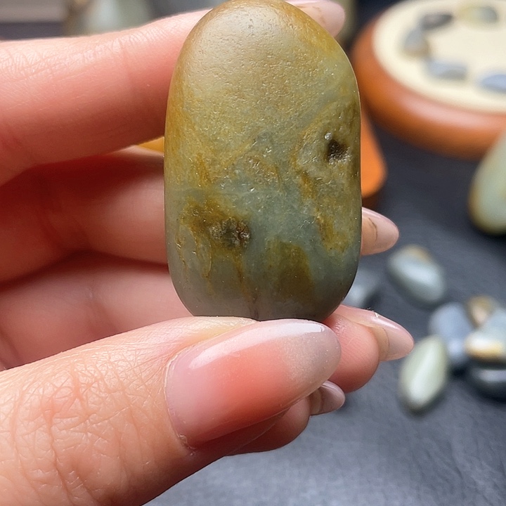 和田玉颈饰未镶嵌4