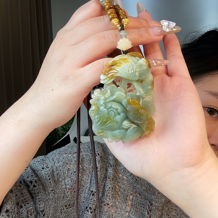 未镶嵌蛇纹石玉颈饰八*?不退换