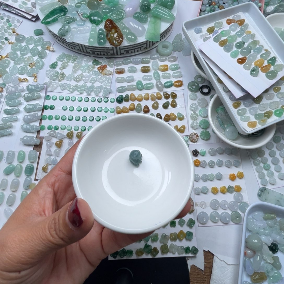 翡翠颈饰未镶嵌77777777