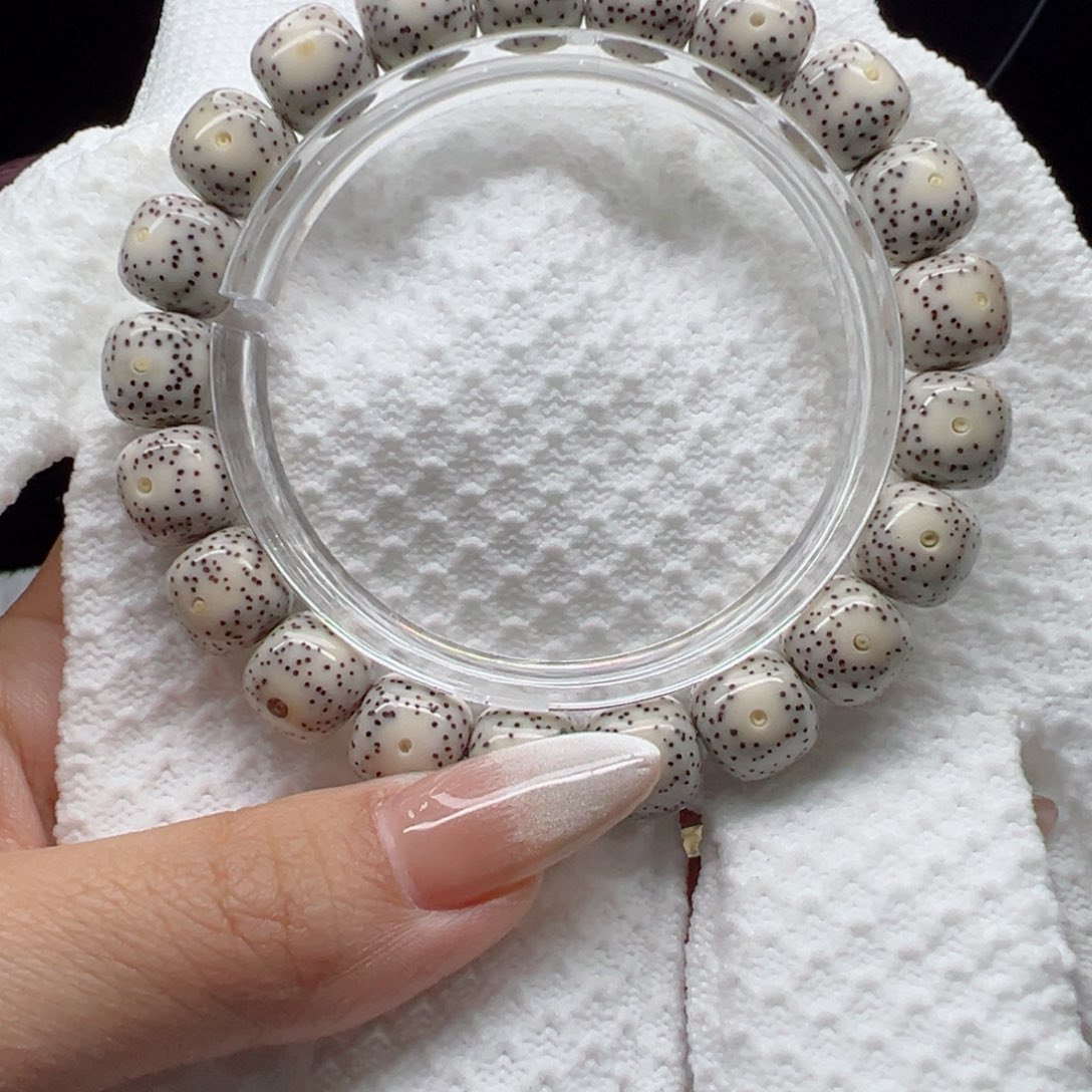 星月菩提手串B****。11x10奶奶灰