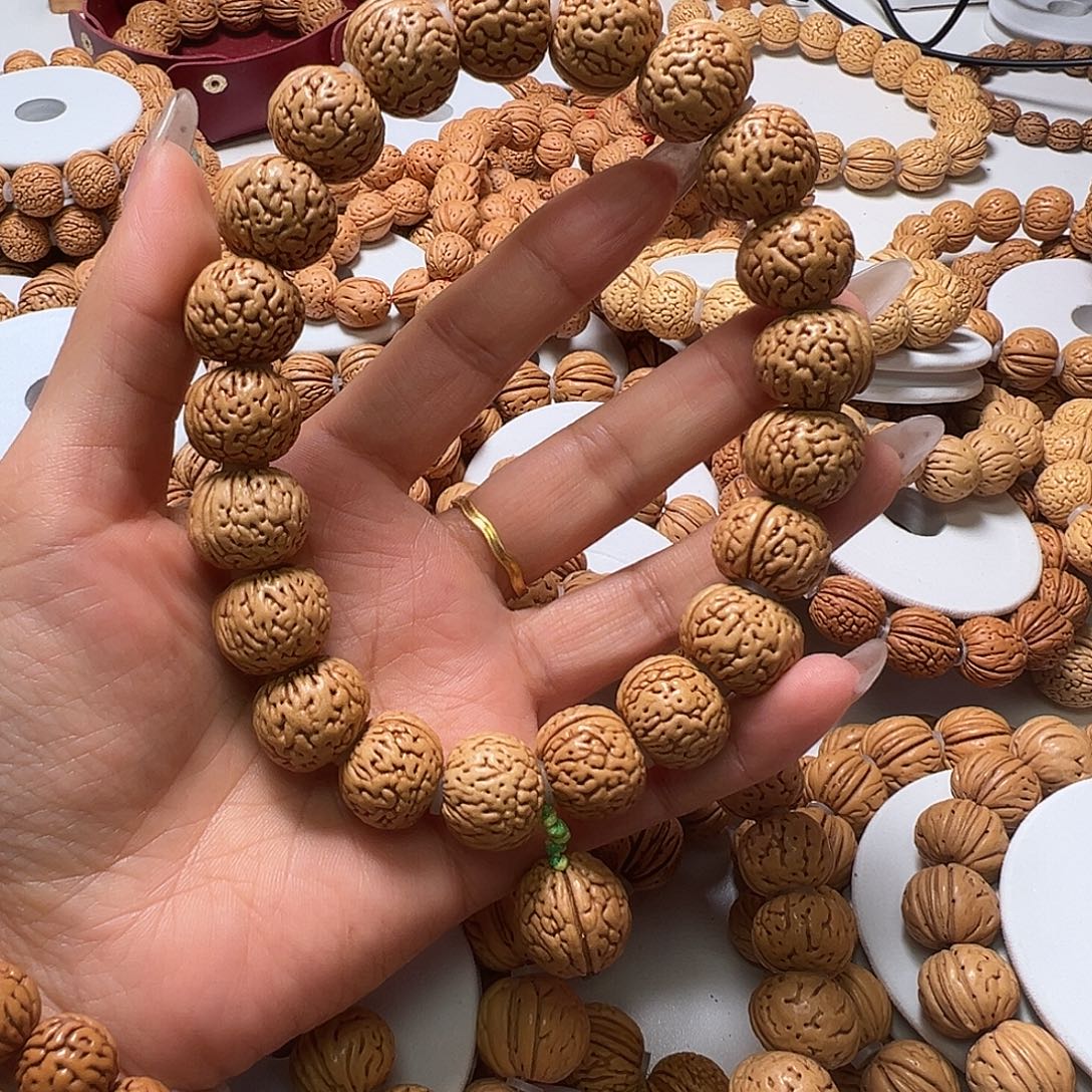 吊坠桃核苹果园手持