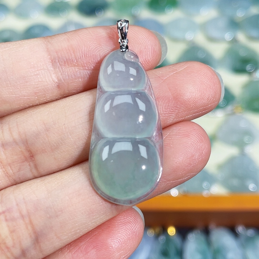 翡翠颈饰18K金镶嵌吊坠