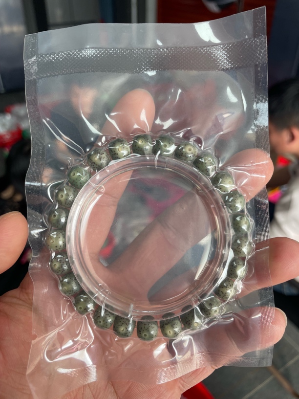 海南星月菩提石玉冰透满绿料黄金瞳单圈8×9手串星3