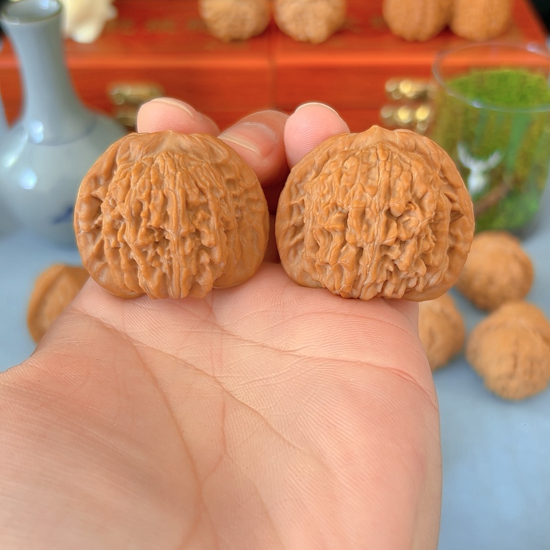 文玩核桃把件老桩密纹楼子