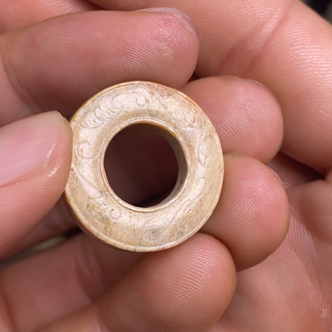 和田玉如图未镶嵌球*