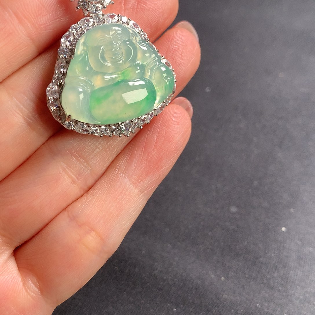 颈饰银S925镶嵌翡翠小**?11111111