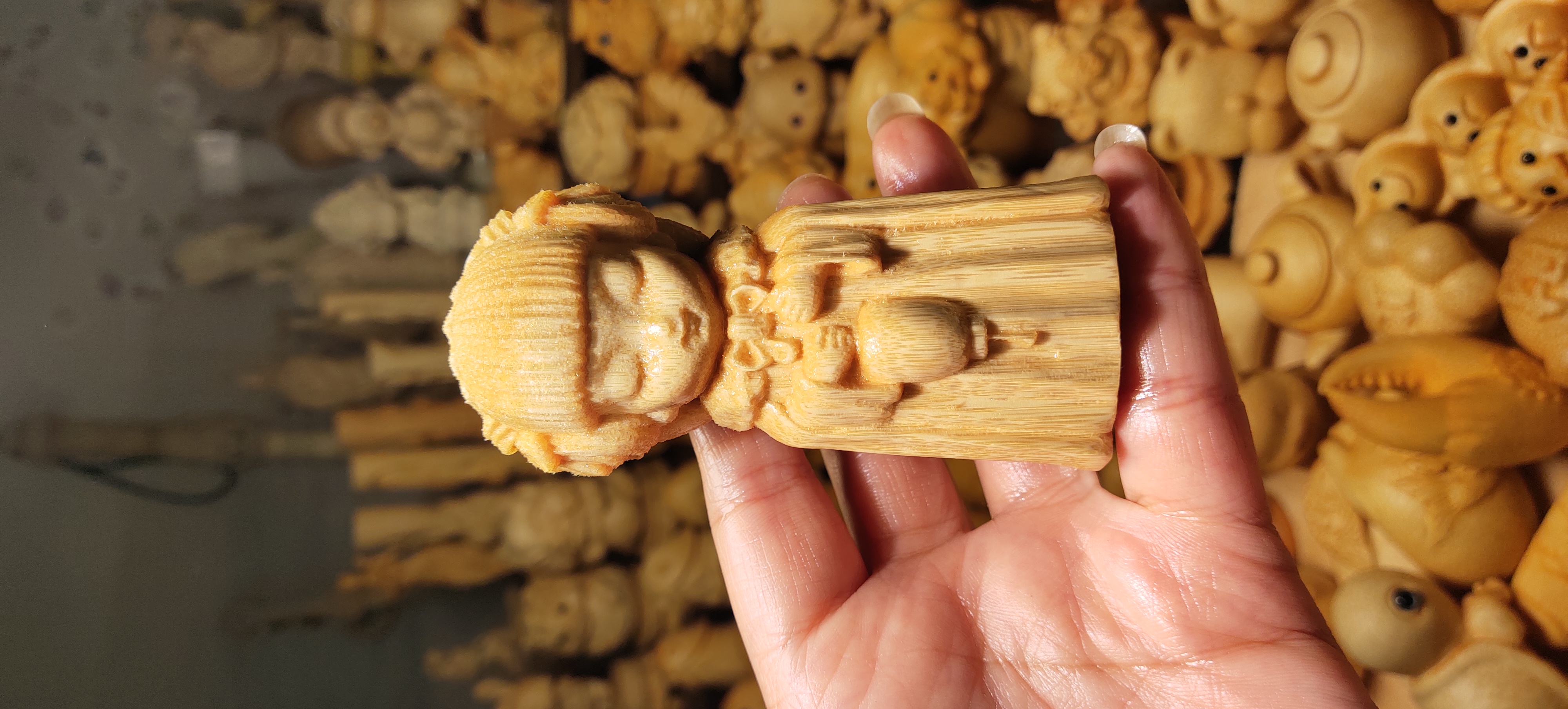 实心竹雕刻罢件《灯喽美女》油