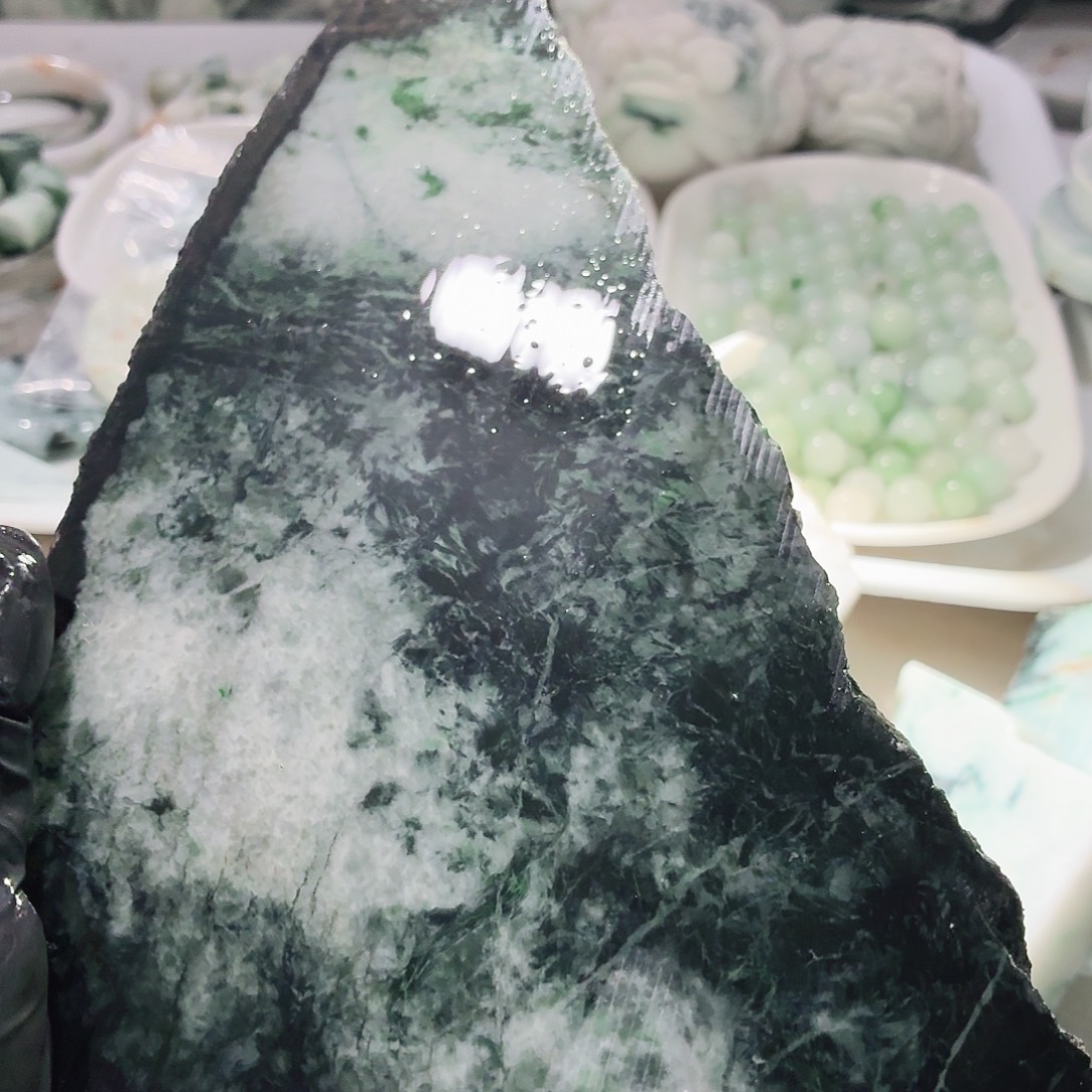 翡翠未镶嵌颈饰边角料