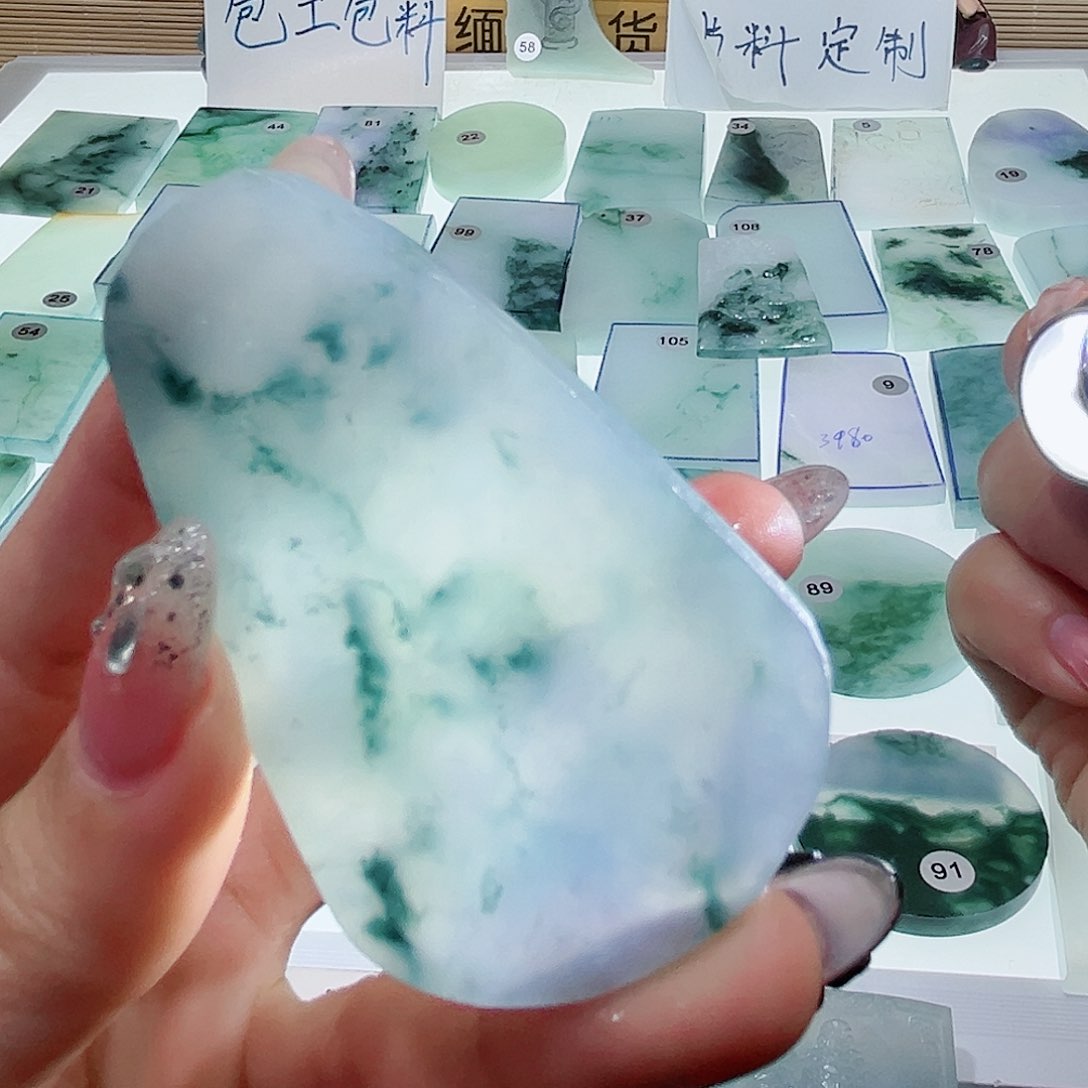 定制翡翠未镶嵌翡翠