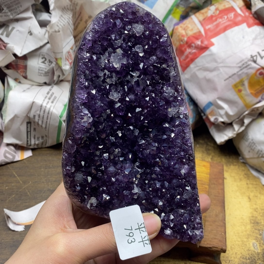 紫晶乌拉圭未镶嵌