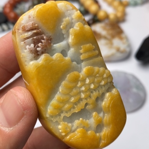 翡翠颈饰未镶嵌翡翠