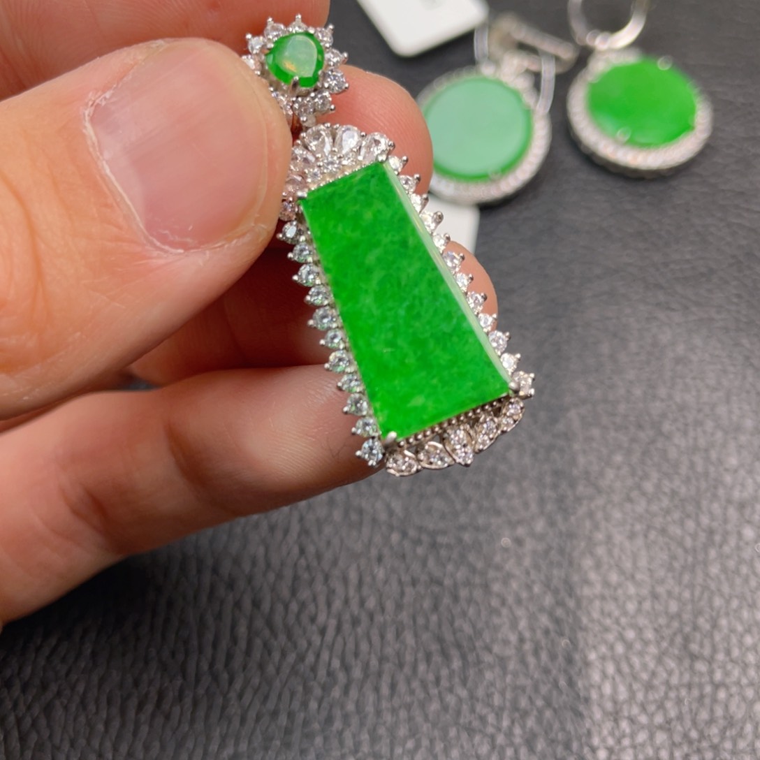 翡翠吊坠(不含链)银S925镶嵌吊坠