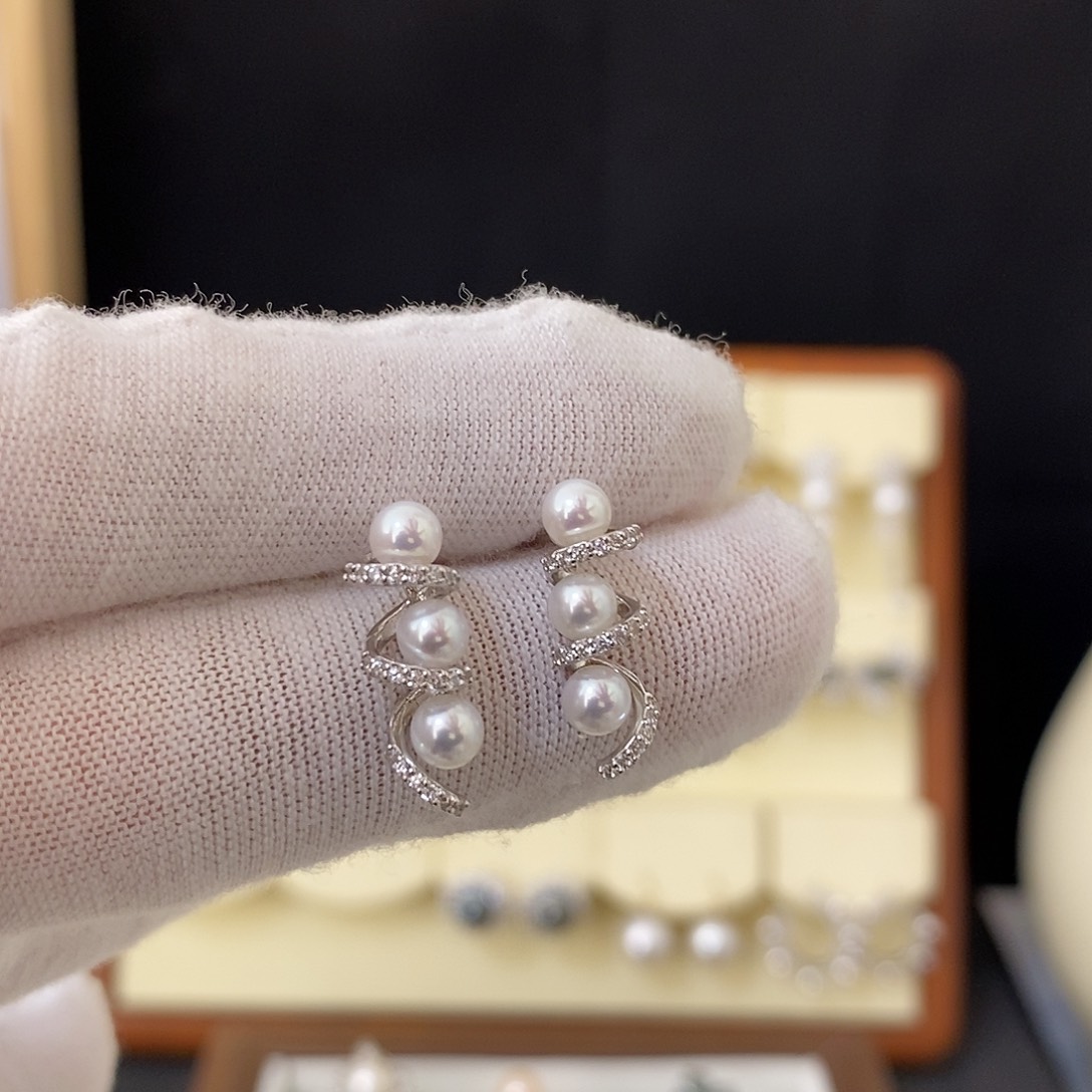 银S925镶嵌淡水珍珠耳饰