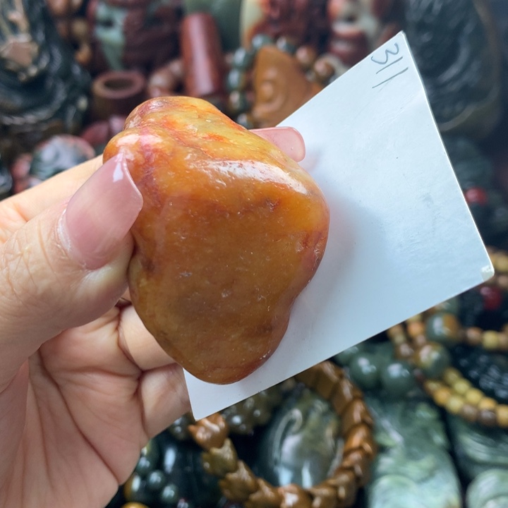 透闪石质玉未镶嵌珠宝奇石