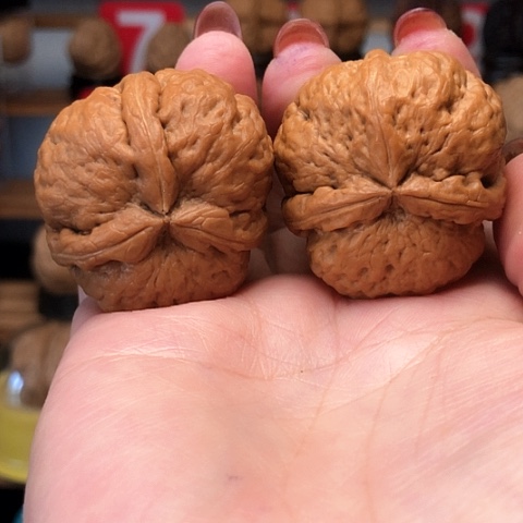 文玩核桃把件眼云南铁核桃