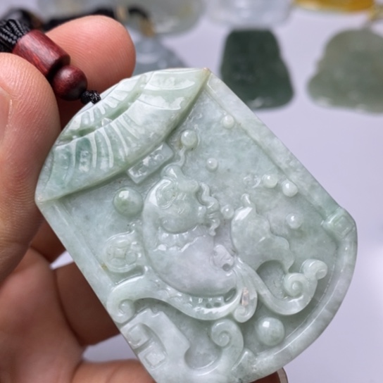 翡翠未镶嵌颈饰翡翠