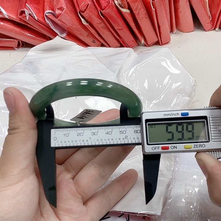 翡翠手镯未镶嵌139             