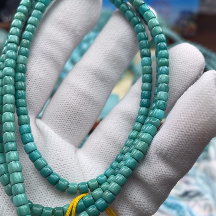 绿松石颈饰未镶嵌