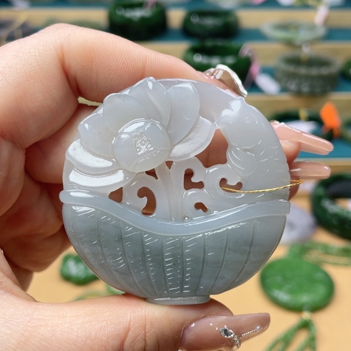 和田玉吊坠未镶嵌